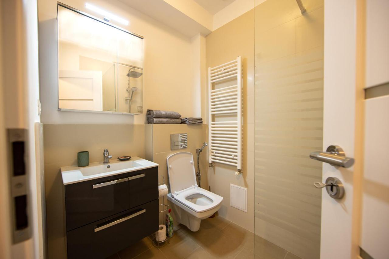 Place 2 * Timişoara